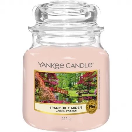 Aromatická svíčka Classic střední Tranquil Garden Yankee Candle - 411 g